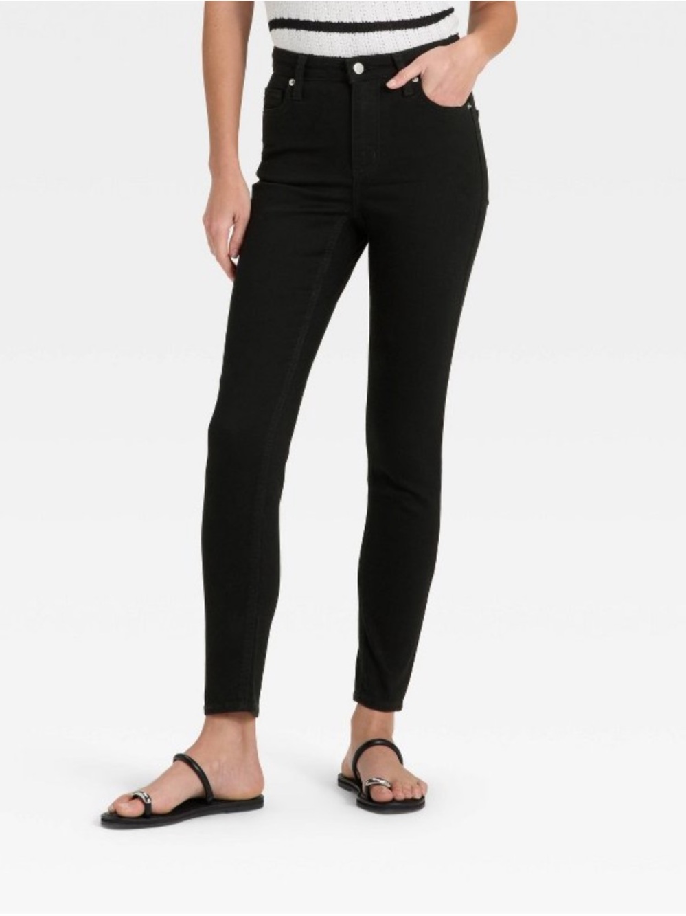 Universal Thread Women’s Curvy Skinny Mid Rise Dark Wash Black Denim Jeans